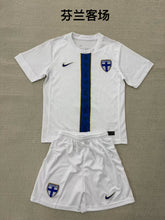 Finlandia Visitante 25-26 Niños