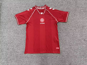 Camiseta Dinamarca Local Mundial 2026 frontal