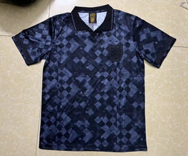 Camiseta Inglaterra Negra 1990 Retro frontal