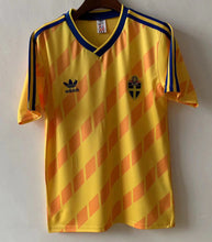 Camiseta Suecia Local 1990 Retro frontal