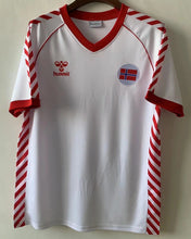 Camiseta Noruega Visitante 1984 Retro frontal
