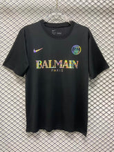 Camiseta PSG Edición Especial negra Balmain 24-25 frontal
