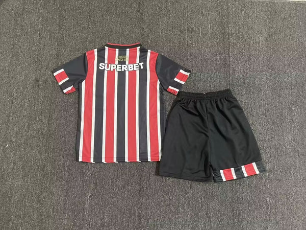 Sao Paulo Visitante Niños 25-26