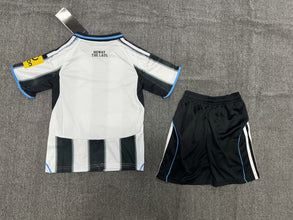 Newcastle United Local 25-26 Niño