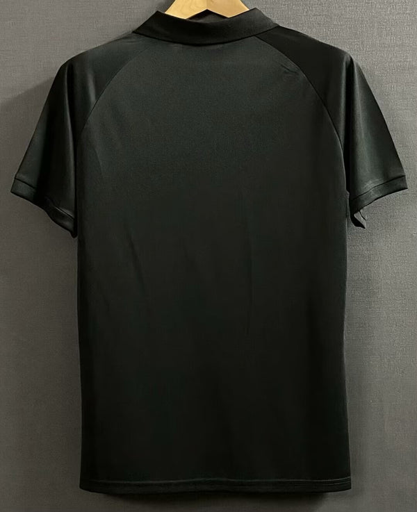 Camiseta PSG Especial negra y dorada 25-26 trasera