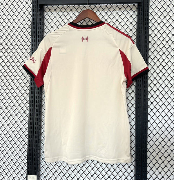 Liverpool Visitante 25-26